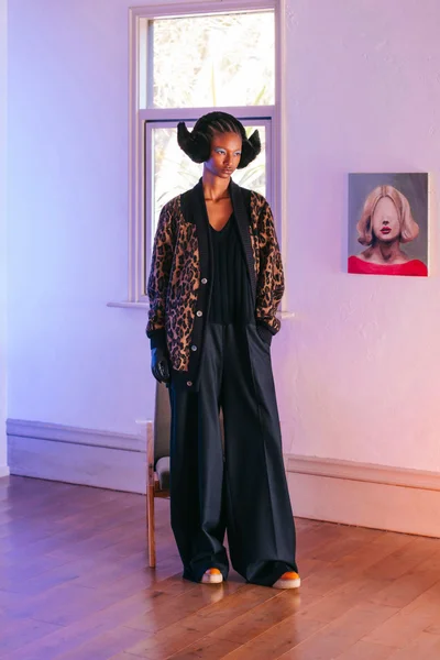 Look 18